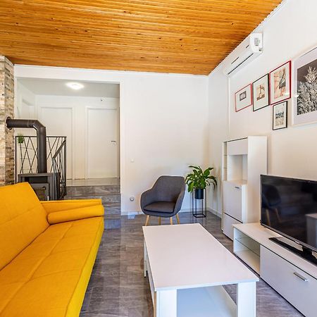 Holiday House Kai With Private Pool Pinezići Εξωτερικό φωτογραφία