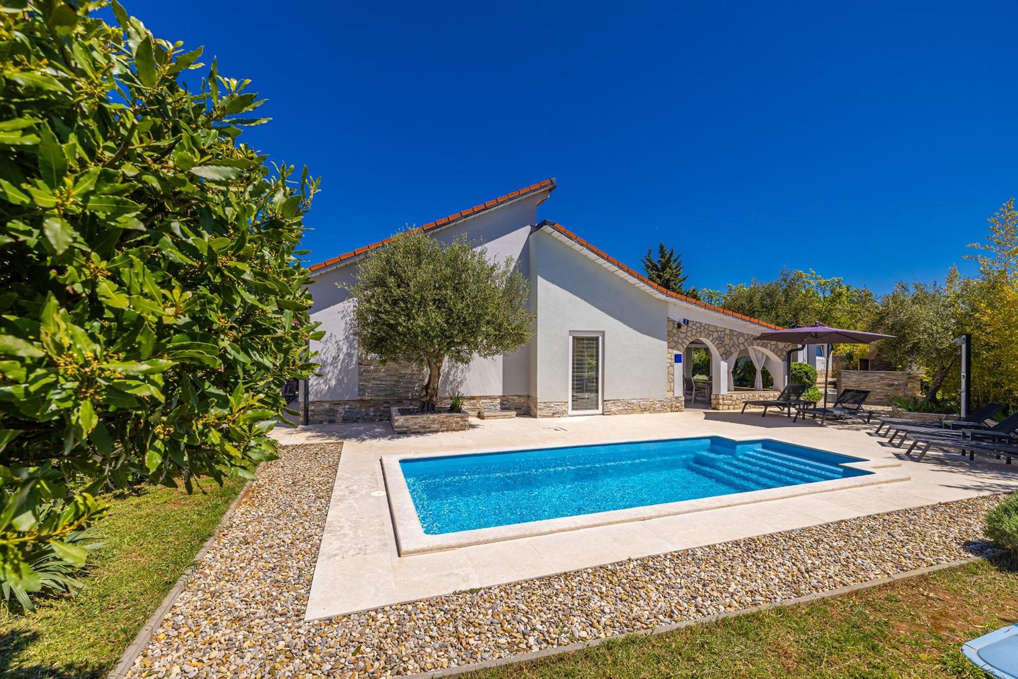 Holiday House Kai With Private Pool Pinezići Εξωτερικό φωτογραφία