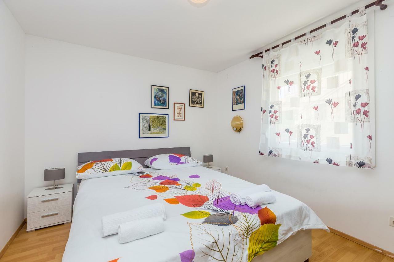 Holiday House Kai With Private Pool Pinezići Εξωτερικό φωτογραφία