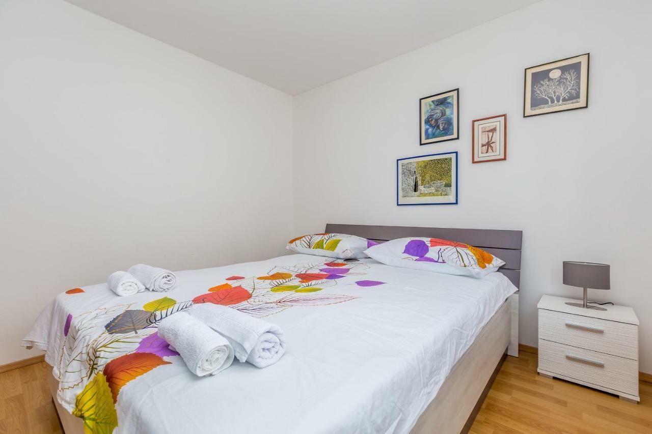 Holiday House Kai With Private Pool Pinezići Εξωτερικό φωτογραφία